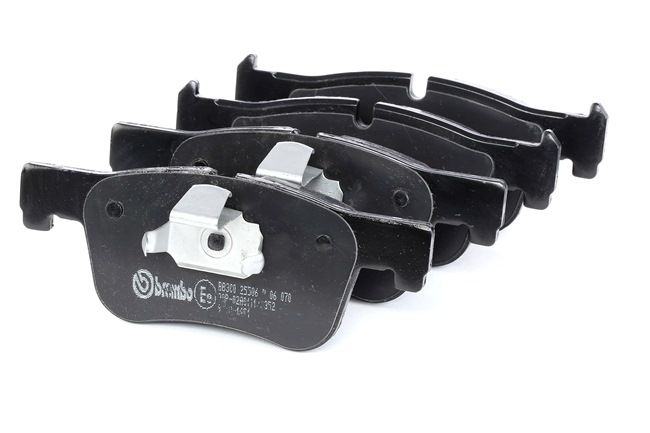 BREMBO Juego de pastillas de freno P 06 070 preparado para indicador desgaste, con clip de émbolo para BMW 3 Touring (F31) ac 2013