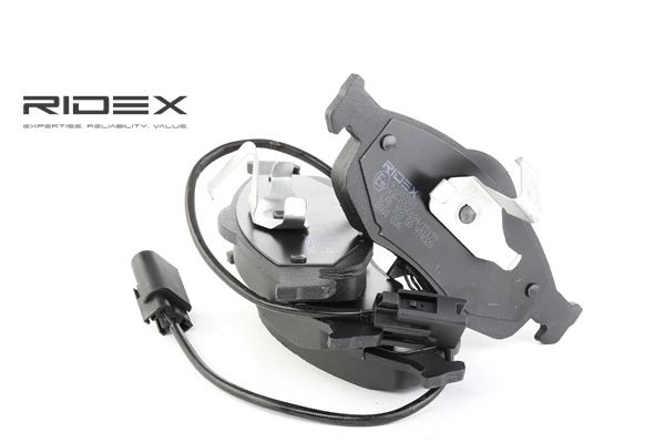 RIDEX 402B0333 Bremsbelagsatz, Scheibenbremse Vorderachse, mit integriertem Verschleißsensor, mit Kolbenclip, mit Zubehör, 155,1mm FORD USA THUNDERBIRD Bj 1998